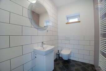 Zrekonštruovaný 5 izbový Rodinný dom s garážou a záhradou - 20