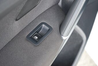 26-Volkswagen, Golf, 2018, nafta, 1.6 TDI Comfortline,85kw - 20