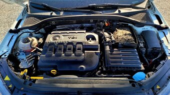 Škoda Octavia Combi 2.0 TDI DPF RS DSG - 20