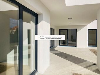 Moderný rodinný dom v obci Veľké Blahovo, Cena : 259 000,-EU - 20