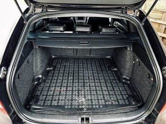 Škoda Octavia II Combi 2.0 TDI CR DPF RS DSG - 20