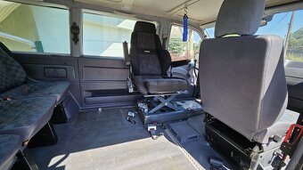 Auto pre vozičkárov s rampou s ručným ovládaním - 20