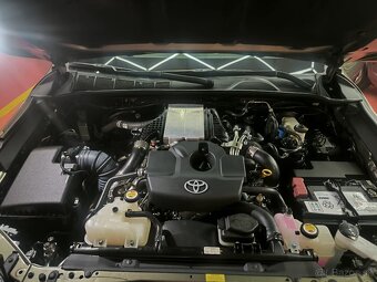 Predám Toyota Hilux 2,8D - 20
