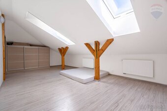 MODERNÝ DVOJPODLAŽNÝ RODINNÝ DOM - PREDAJ - Nitrianske Pravn - 20