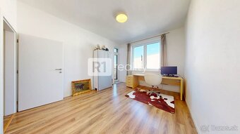 Pekný, zariadený 5 izb. rodinný dom v luxusnej radovej zásta - 20