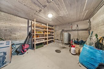 4-IZBOVÝ RODINNÝ DOM S GARÁŽOU, ZIMNOU ZÁHRADOU A PIVNICOU - 20