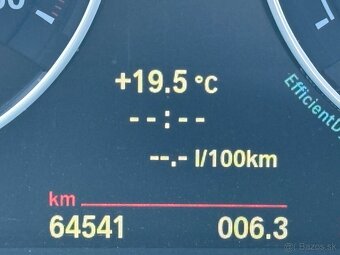 BMW Rad 3 335i Xdrive 64 000km manuál - 20