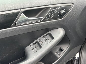 Volkswagen Jetta 1.6 TDI Comfortline - 20