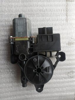 Motorček stahovania okná Škoda Octavia 3 Rapid VW Golf 7 - 20