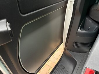 VOLKSWAGEN MULTIVAN T6 2,0 TDI 110 kW / MAN. / TOP - 20