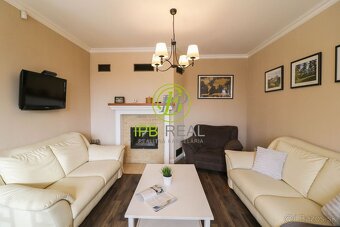 Kompletne zrekonštruovaný priestranný 5-izbový rodinný dom v - 20