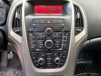 Opel Astra J 1.4i 74kW klima tempomat ČR 104tkm 2012 - 20