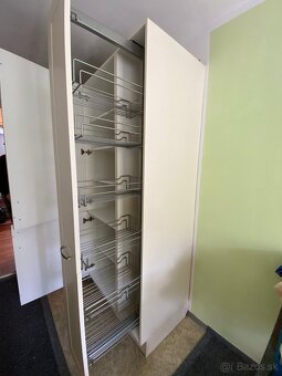 Moderná kuchynská linka so spotrebičmi - 20