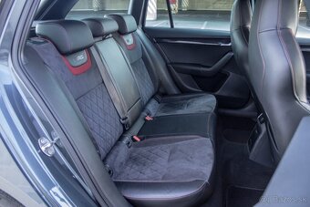 Škoda Octavia Combi 2.0 TDI RS - 20