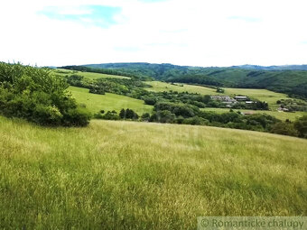 Dom na výnimočnom pozemku o rozlohe 15975m2 s prekrásnym v - 20