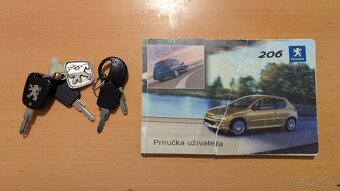 Peugeot 206  hatchback 1.4 benzín r.v.2006 - 20