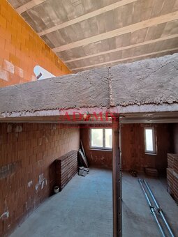 Predám 4-izbový veľký tehlový dom 220m2 Nižná Hutka,garáž,2x - 20