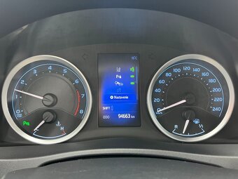 Toyota Corolla 1.6 Valvematic 97kW sedan - 20