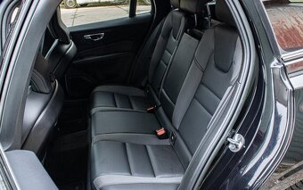Volvo V60 B4 2.0d mHEV 145kW 2023 automat - 20