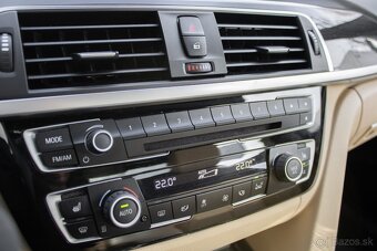 BMW 330i xDrive - 20