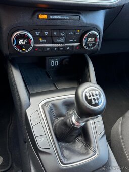Ford Kuga 2.0 Ecoblue Bohata výbava TITANIUM - 20