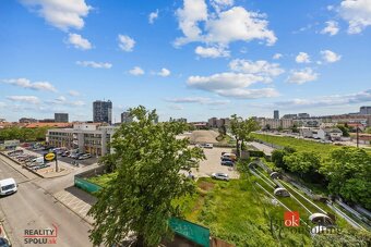 Svetlý 2,5i byt na výbornom mieste Škultétyho ul., predaj - 20