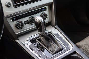 Volkswagen Passat DSG /Masáž/LED svetlá/Adaptívny tempomat - 20