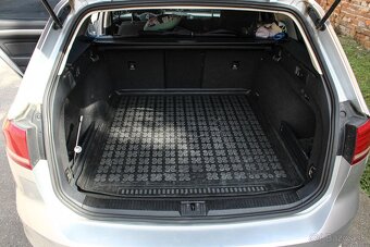 Volkswagen Passat Variant 2.0 TDI Highline DSG - 20