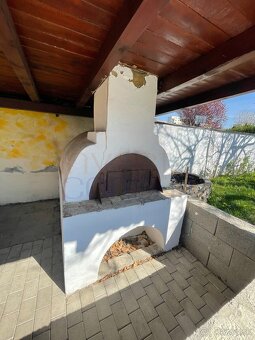 2325 NA PREDAJ V KOMÁRNE ŠESŤIZBOVÝ RODINNÝ DOM S BAZÉNOM - 20