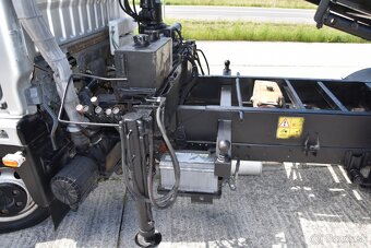 Nissan Cabstar trojstranný vyklápač s hydraulickou rukou - 20