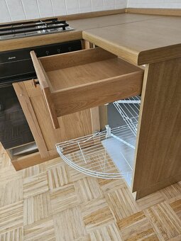 Masívna kuchynská linka z Nemecka so spotrebičmi - 20