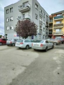 Trojizbový byt s garážou v centre mesta Veľký Meder - 20