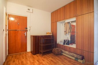 Veľký 3-izbový byt s balkónom blízko stanice, Nové Zámky – 8 - 20