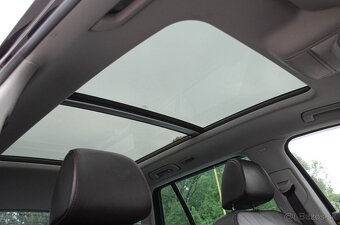 Škoda Superb Combi 2.0 TDI DSG Laurin&Klement - 20