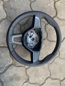 Predám kožené nanovo obšité volanty do vw škoda - 20