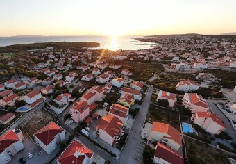 Zariadený 2,5 izbový apartmán s veľkou terasou / Chorvátsko - 20