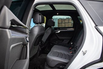 Touareg 3.0 TDI V6 286k R-Line, IQ Light, Pano, Vzduch, DPH - 20