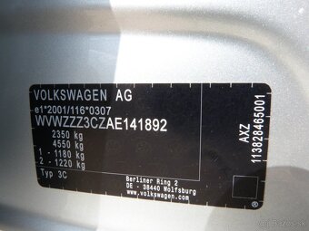 Volkswagen Passat Variant 3.2 V6 Highline 4-Motion DSG - 20