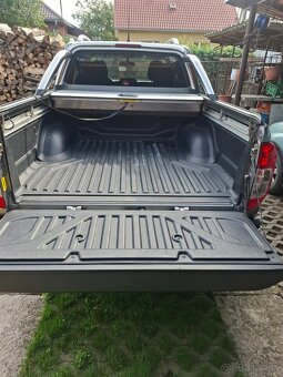 Nissan Navara NP300 Tekna Double Cab 2.3 dCi 190 7 A/T - - 20