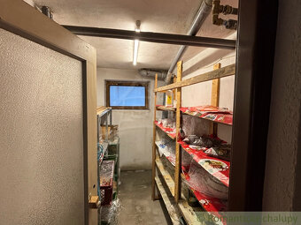 Priestranný 5-izbový dom ideálny pre viacgeneračné bývanie - 20