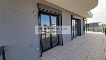 Ponúkam na PREDAJ 5 IZBOVÝ PENTHOUSE V MESTE NOVÉ ZÁMKY - 20
