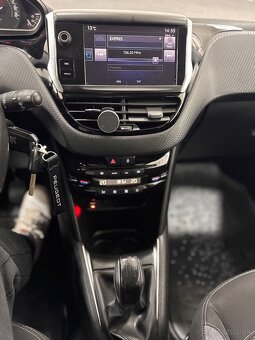 Peugeot 208 1.2 PureTech Style 2017 121 000km SK✅ - 20