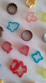 Predám košíky, vázy,misy,vykrajovačky-formičky,Vianočný hrnč - 20