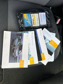 Opel Vivaro Life 2.5 CDTi Westfalia 7 míst - 20