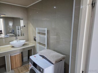 Zrekonštruovaný dom s krásnym interiérom- ihneď k bývaniu - 20