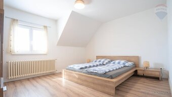 Rodinný dom v meste Gbely s 2 bytovými jednotkami a veľkou z - 20