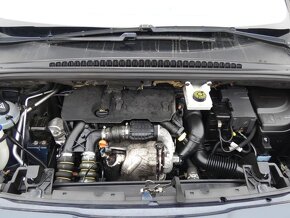 Peugeot 5008 1.6 HDI, NAVI 7míst PO SERVISE - 20