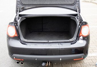 Volkswagen Jetta 1.9 TDI Sportline - 20