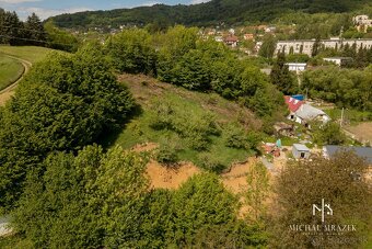 Ponúkame Vám na predaj stavebný pozemok v pokojnej časti Pov - 20
