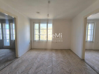 Polyfunkčná budova s veľkým využitím a parkovaním Centrum Tr - 20